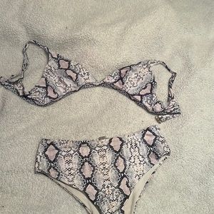 Brand new swimsuit size small!
